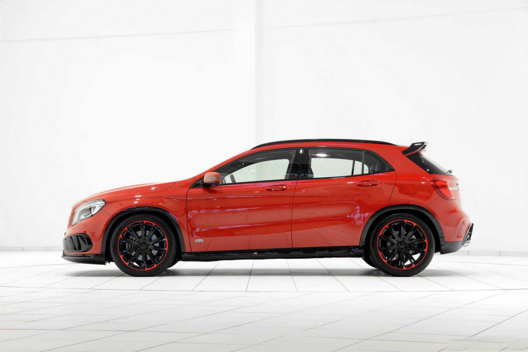 1441128619brabus-tuned-mercedes-gla-looks-stunning-in-red-and-black-gets-diesel-power-boost_17