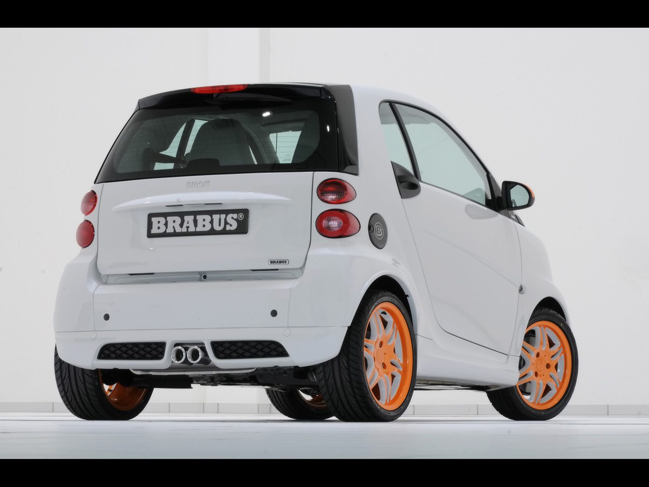 14478036142010-Brabus-smart-fortwo-tailor-made-Rear-Angle-1280x960